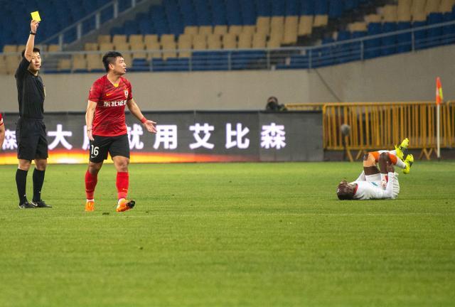 真人百家乐游戏官网-亚泰备战不停歇 蒋哲：间歇期大家都练瘦了、晒黑了